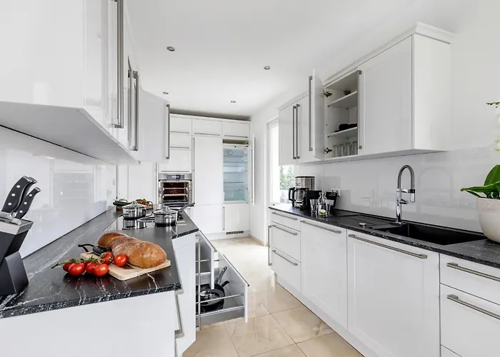 Primera Apartahotel *